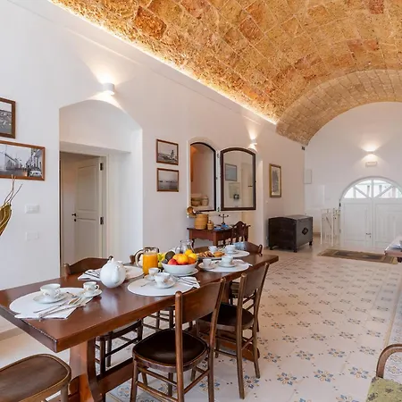 Corte Fontana Gemini (Apulia)