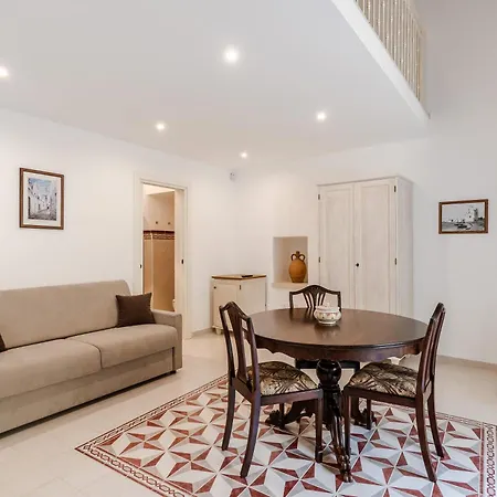 Corte Fontana 3* אוג'נטו